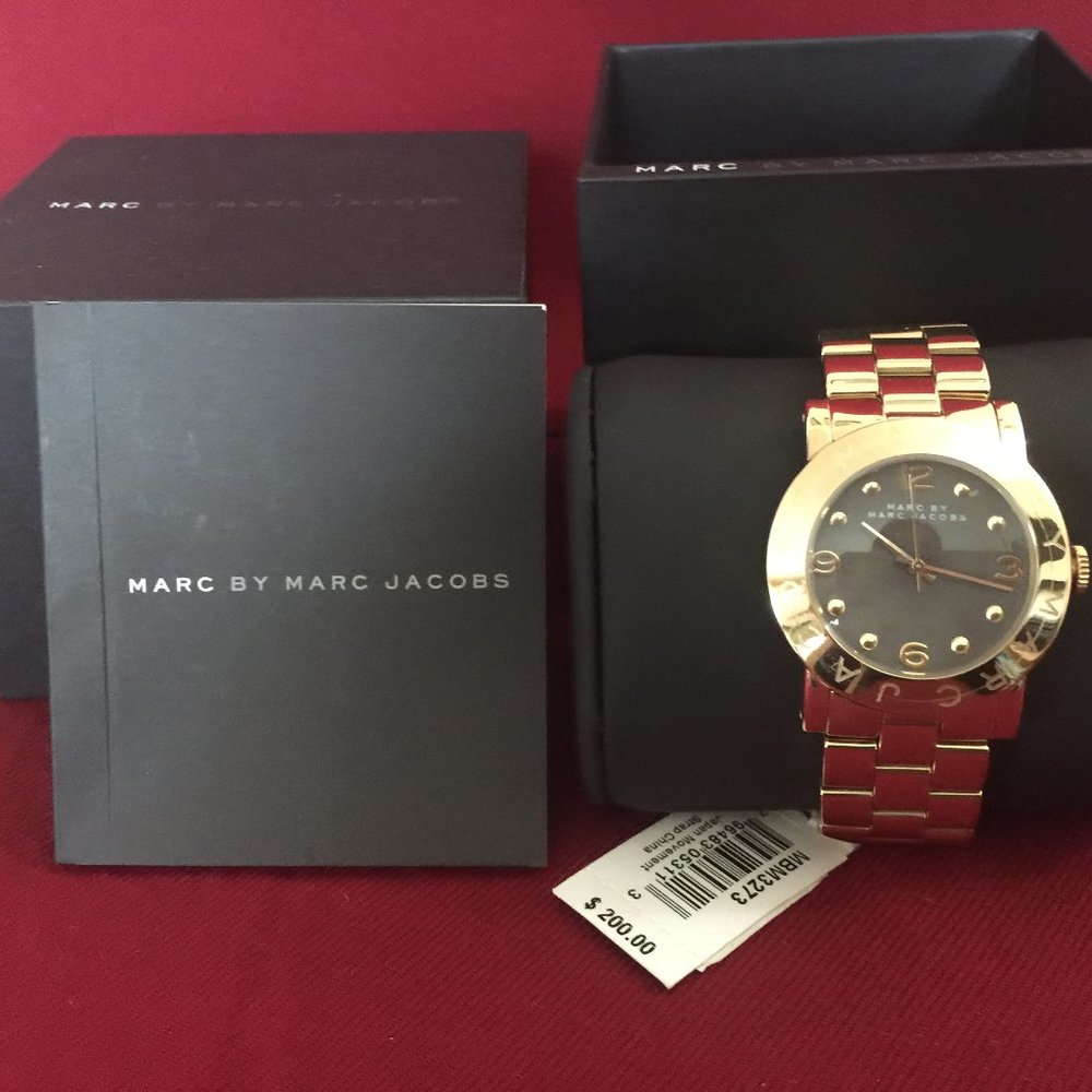 Marc Jacobs Watch MBM3273 Amy Gold-Tone Watch
